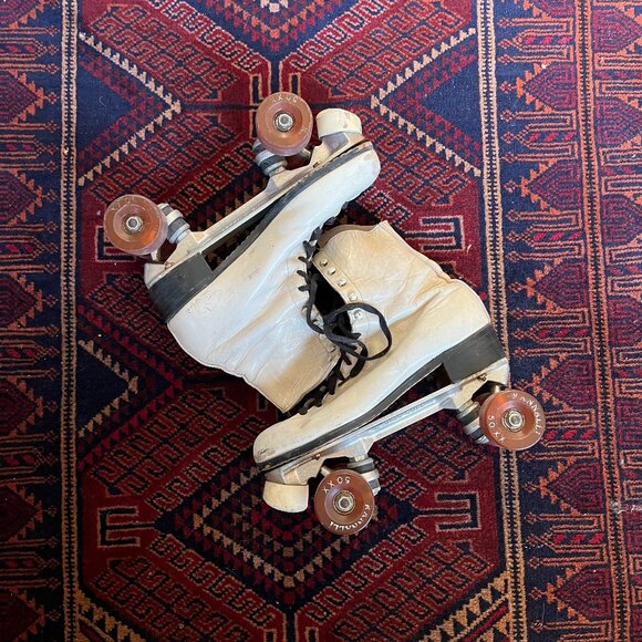 Other - VINTAGE Women's White Leather Roller Skates - Size 9